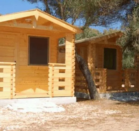 Surfing Huts Hostel