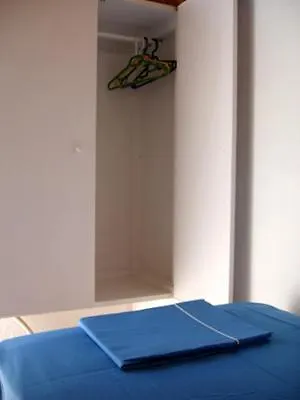 Hostel Surfing Huts Santa Maria (Paros)