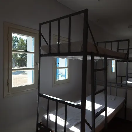 Surfing Huts Хостел *